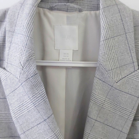 Woman's double breasted Gray window pane blazer - Picture 3 of 4